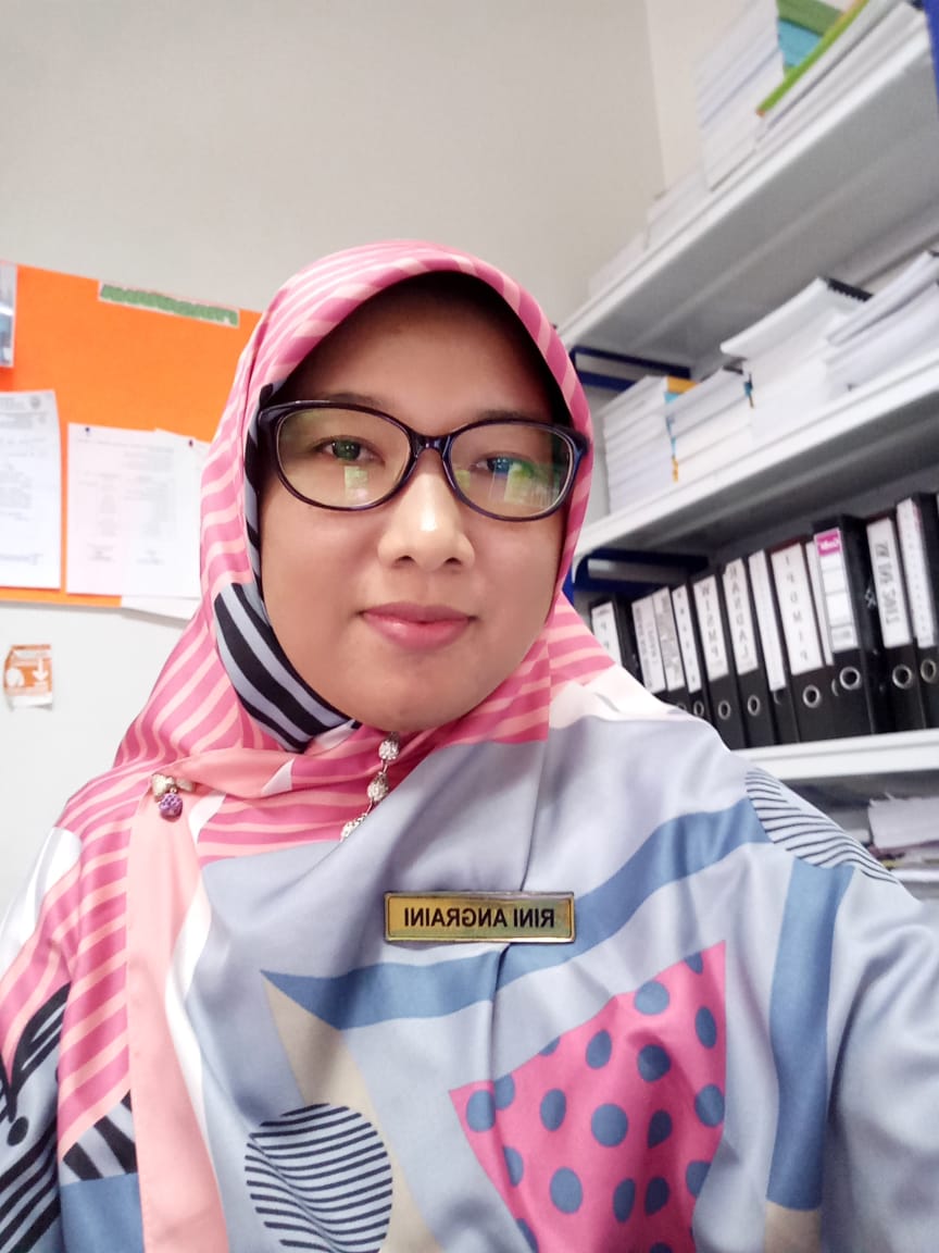 Rini Angraini, ST
