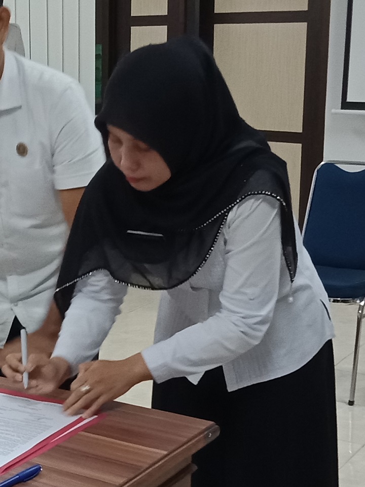 LUSI DEWIANA, S.SI, M.Si